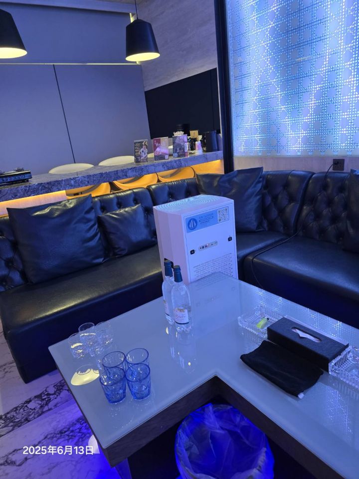 台中豪華汽車旅館ktv